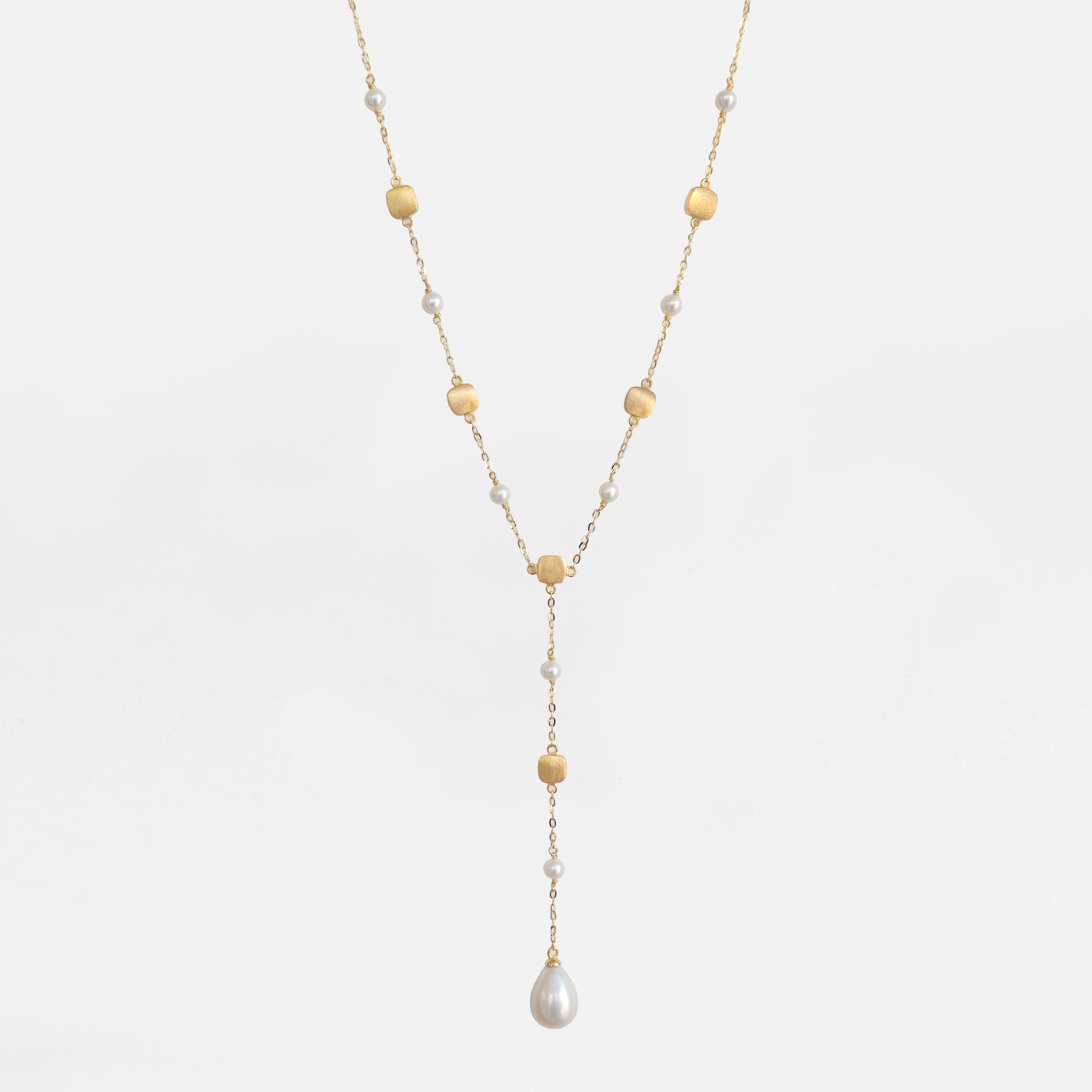 Yawmi Brushed Square 18K Gold and Pearl Necklace